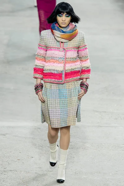 Look 12